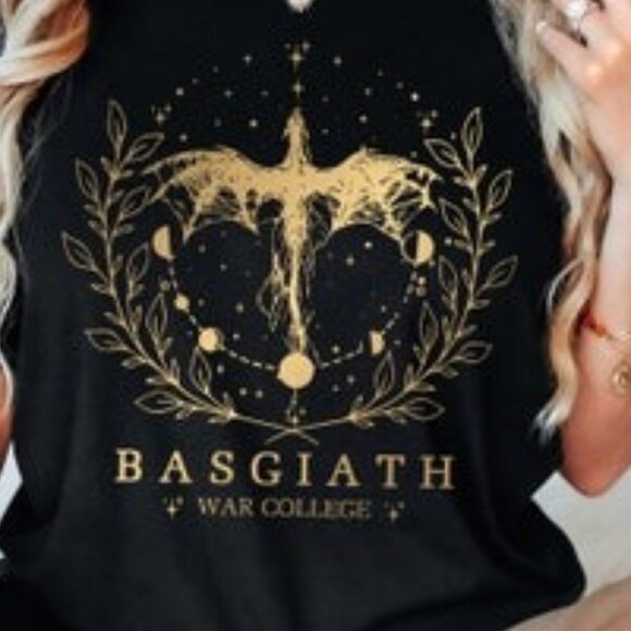 Fourth Wing Basgiath War College Fantasy Graphic Fan Book Reader Gift T-Shirt 05 - Picture 2 of 6